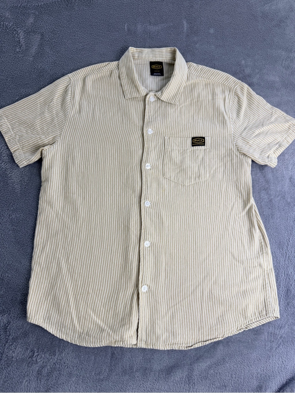 RVCA Sipich Beige White Striped Button Up Shirt Men’s Medium Short Sleeve Pocket